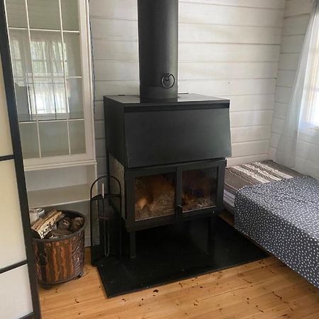 Near Kapellskaer Port - A Cosy Cottage In Norrtaelje Екстериор снимка