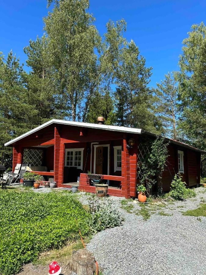 Near Kapellskaer Port - A Cosy Cottage In Norrtaelje Екстериор снимка