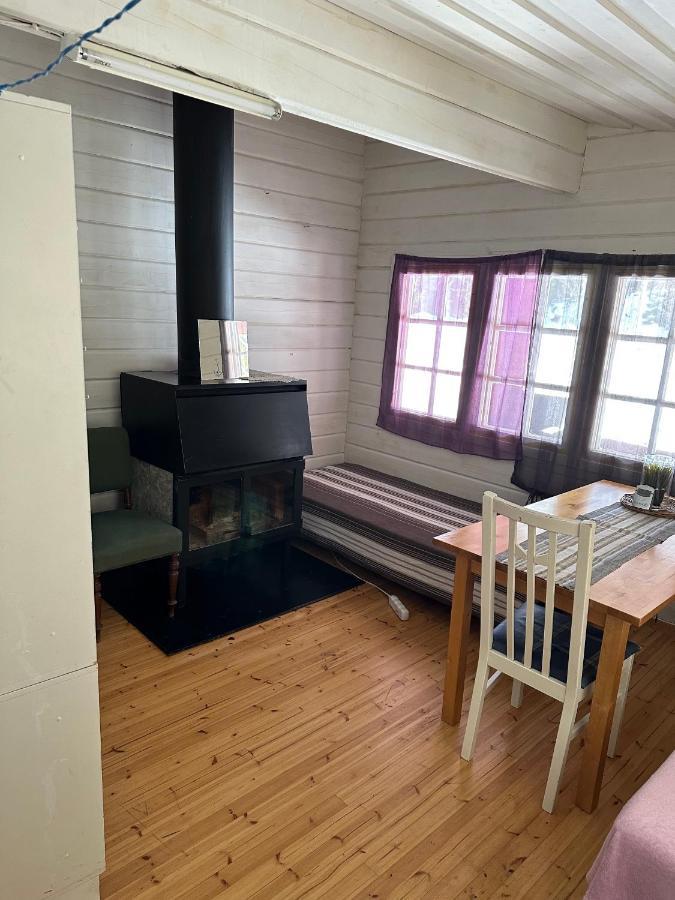 Near Kapellskaer Port - A Cosy Cottage In Norrtaelje Екстериор снимка