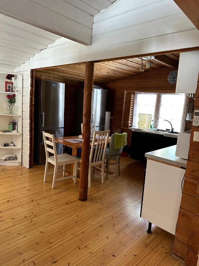 Near Kapellskaer Port - A Cosy Cottage In Norrtaelje Екстериор снимка